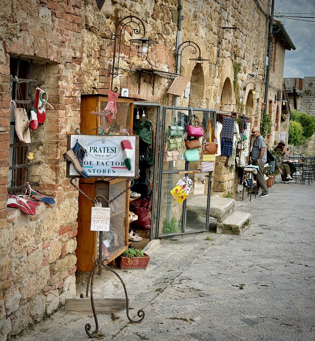 Inside the walls of Monteriggioni